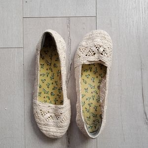 Banana  Republic Crochet flats